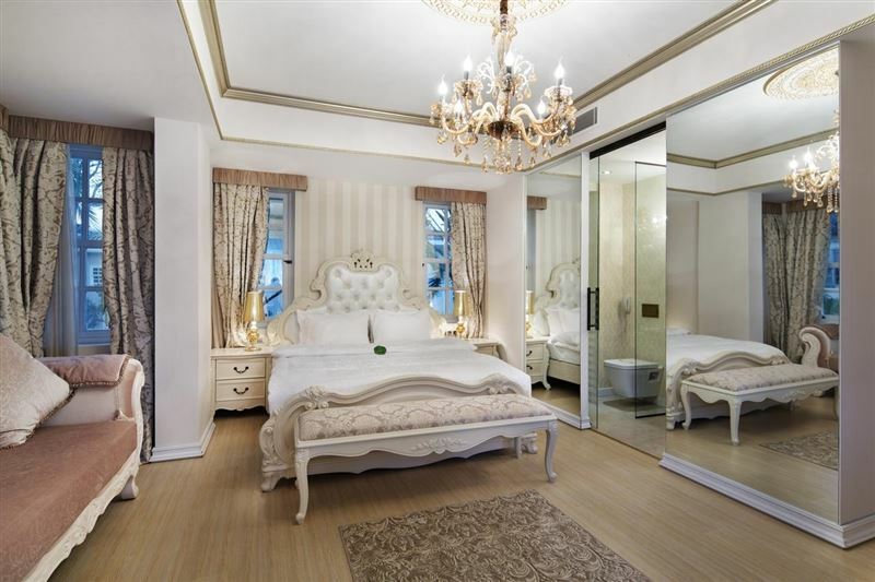 Панорама Elegance East Hotel 4*