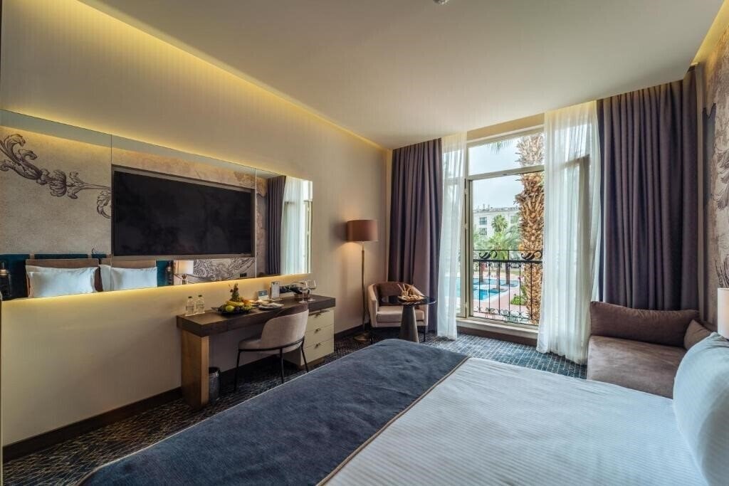 Территория IC Hotels Airport (ex. IC Airport Hotel) 4*