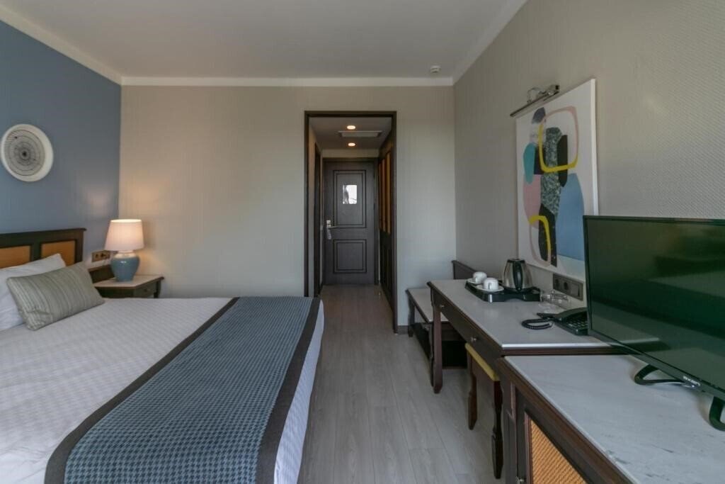 Апартаменти Lara Park Hotel 3*