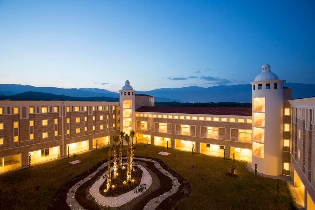 Апартаменти Andriake Beach Club 5*