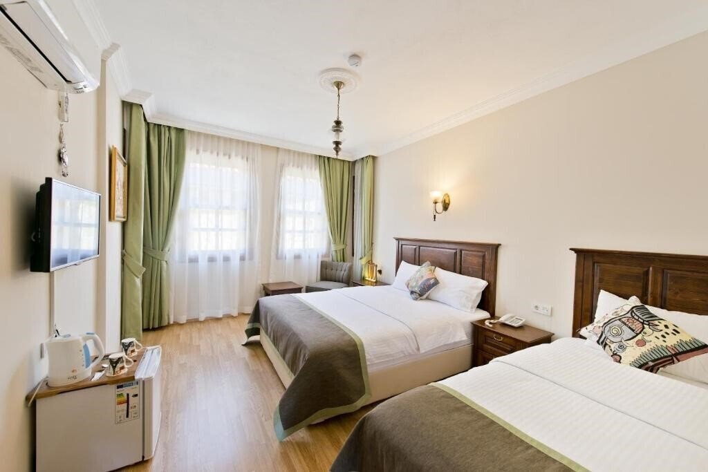 Зображення Hadrian Gate Hotel 1*