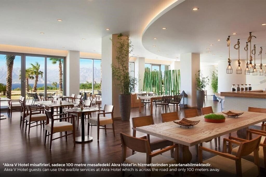 Панорама Akra-V Hotel 4*