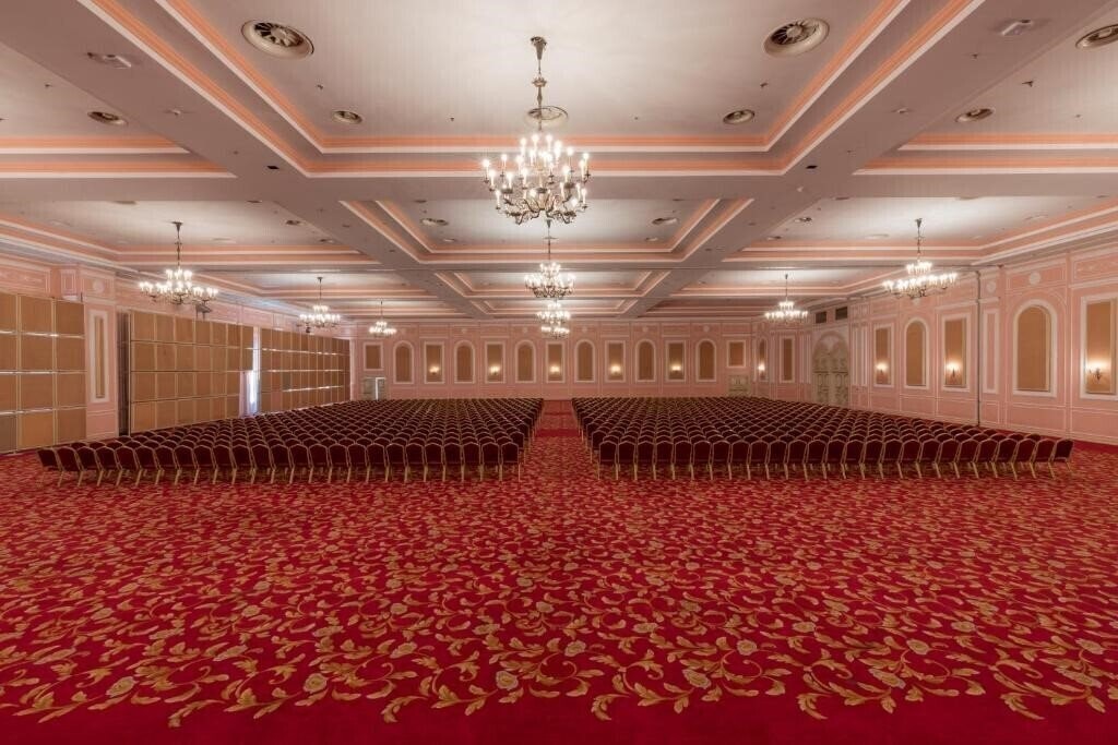 Територія Asteria Kremlin Palace (ex. PGS Kremlin Palace, Wow Kremlin Palace) 5*