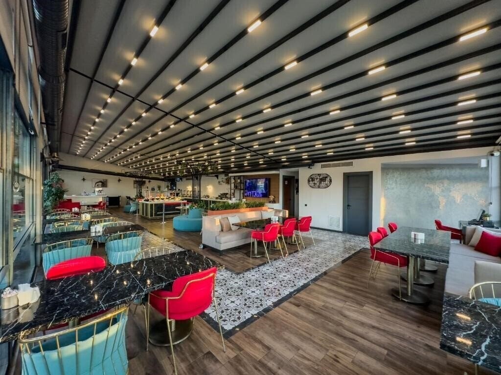 Фото Leaf Port Hotel 3*