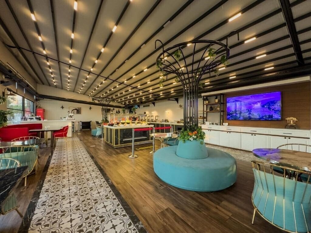 Апартаменты Leaf Port Hotel 3*