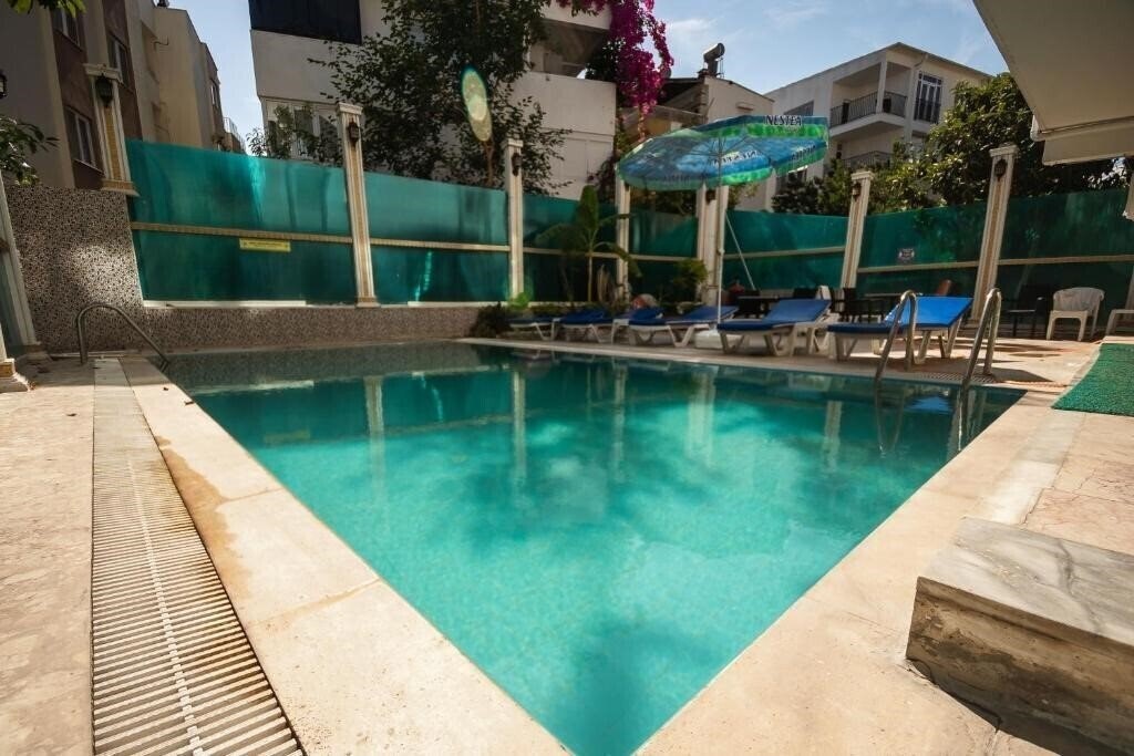 Отель Behram Hotel 2*