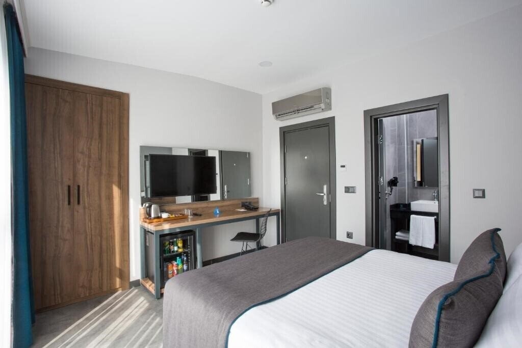 Картинка Falcon 1511 3*