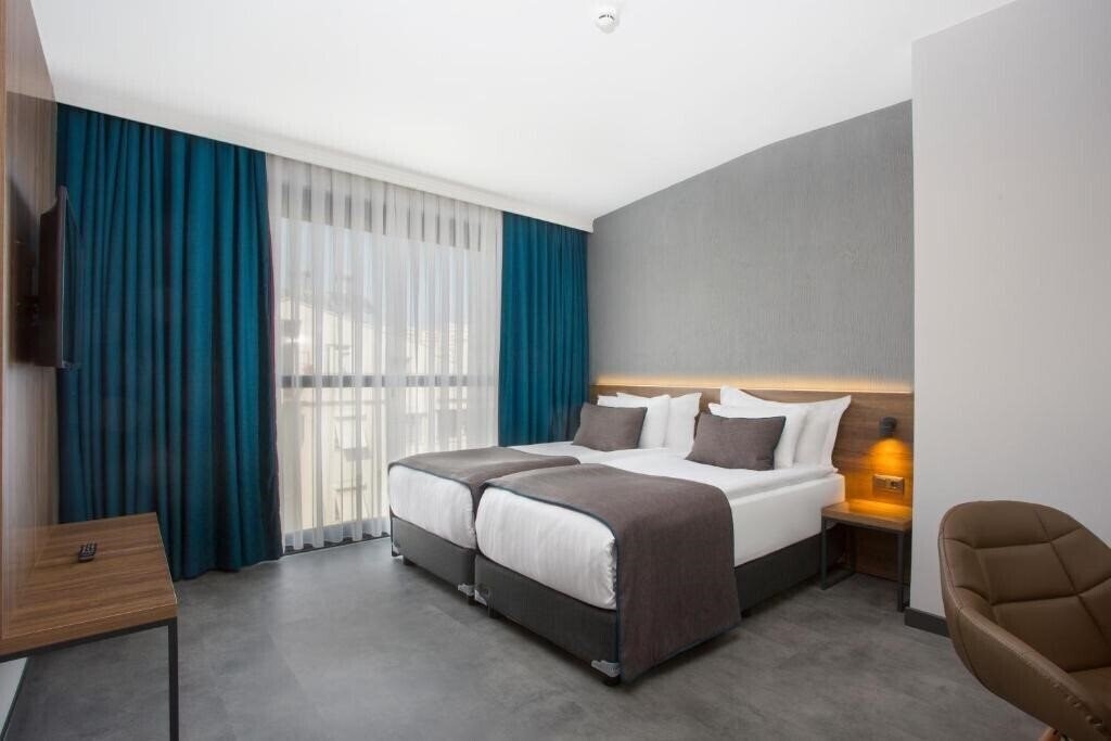 Изображение Falcon 1511 3*