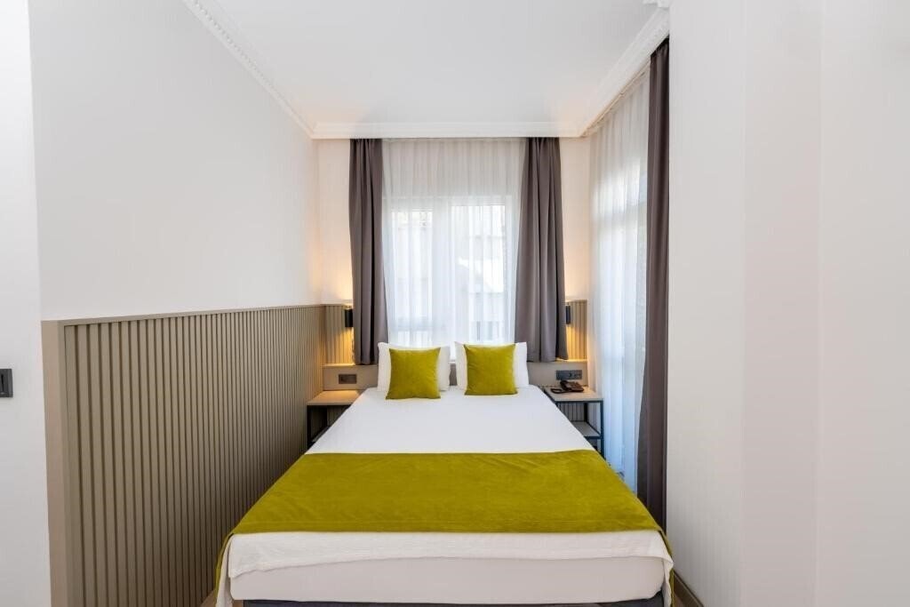Панорама Lemon Hotel 3*