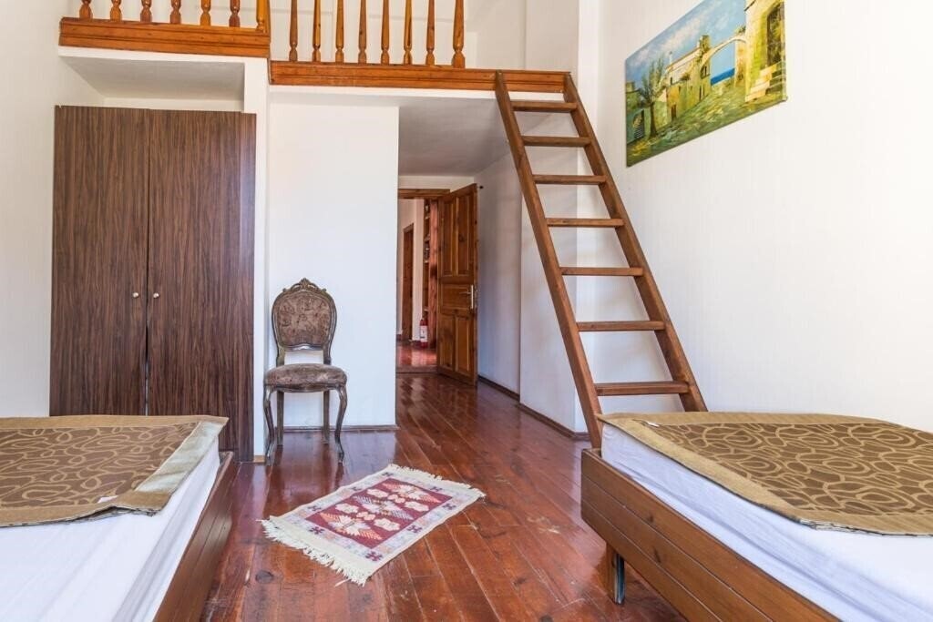 Апартаменти Mavi & Ani Pansiyon 2*