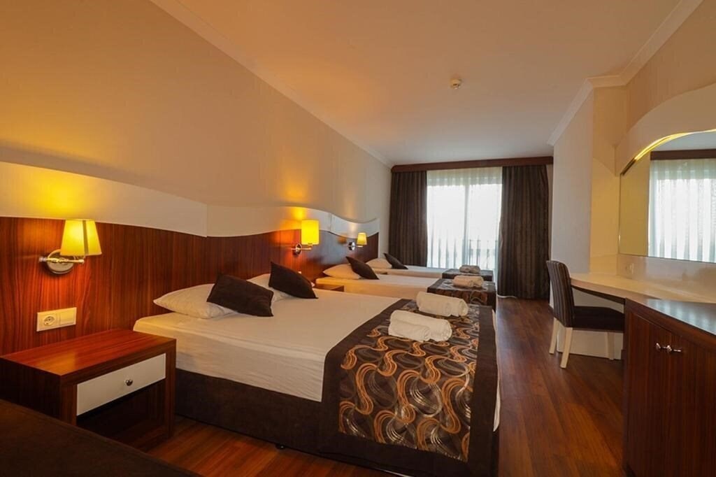 Территория Club Throne Beach 5*