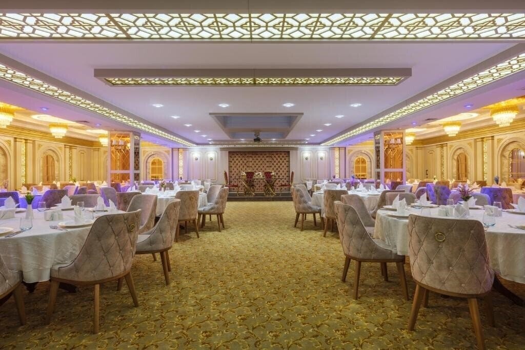 Апартаменты Elysium Green Suits Boutique 3*