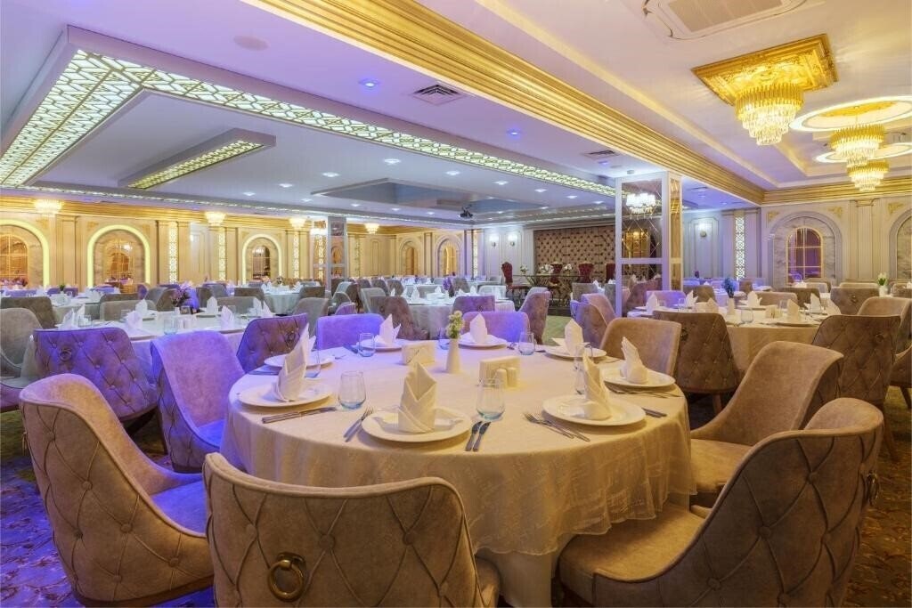 Панорама Elysium Green Suits Boutique 3*