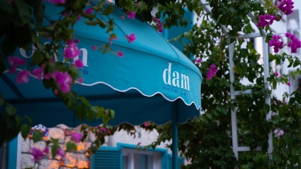 Территория Dam Hotel Lara 5*