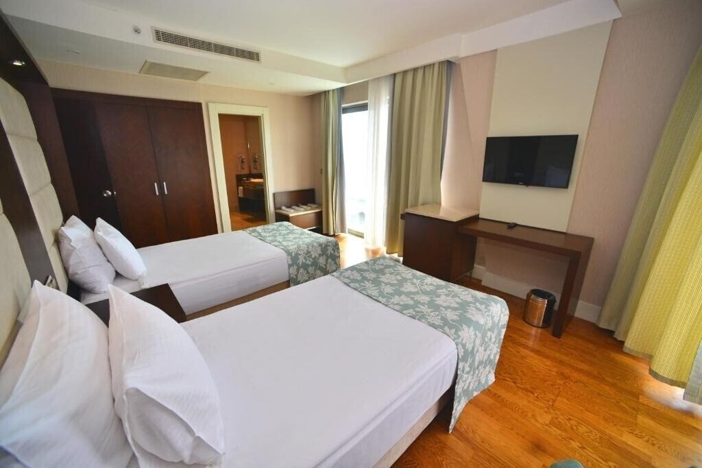 Вид Ramada Plaza By Wyndham  Antalya (ex. Ramada Plaza Antalya) 5*