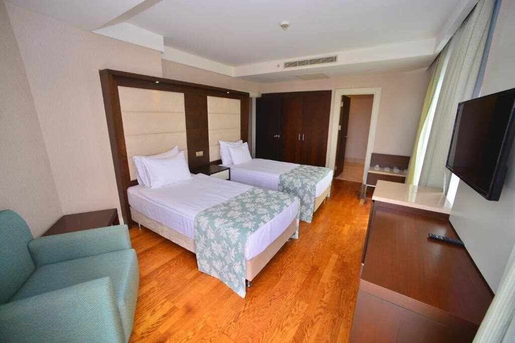 Территория Ramada Plaza By Wyndham  Antalya (ex. Ramada Plaza Antalya) 5*