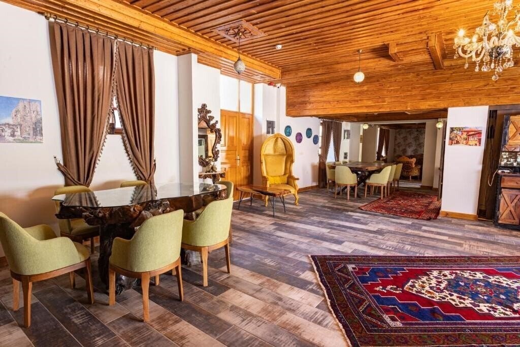 Панорама Woo Town Suites (ex. Sanctakana Boutique Hotel & SPA, Sanctakana Boutique Hotel ) 3*