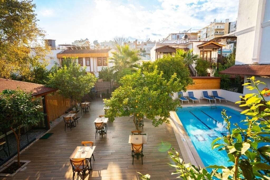 Вид Oscar Garden Hotel 2*