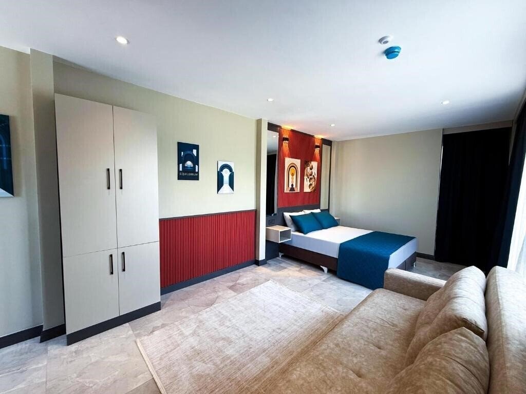 Апартаменти Sky Luxe Hotel 5*