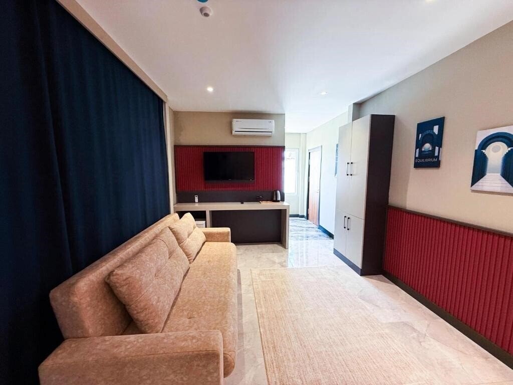 Фотографія Sky Luxe Hotel 5*