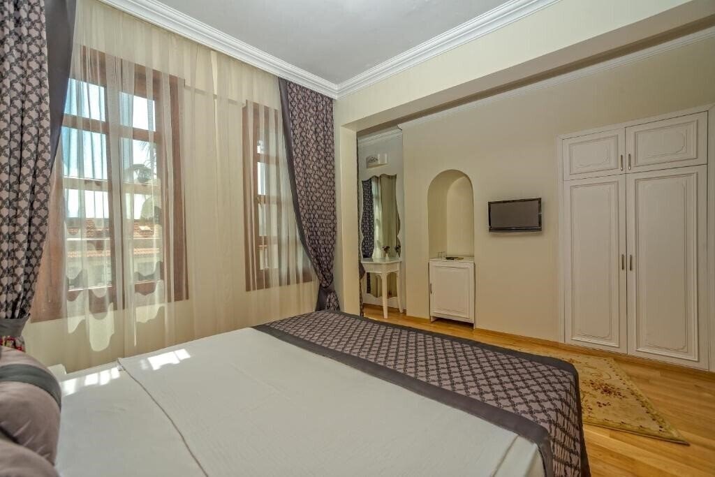 Панорама Argos Hotel 3*