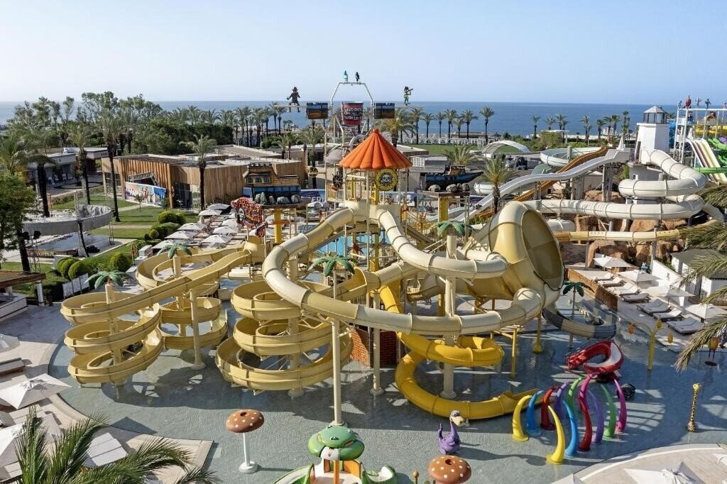 Вид Titanic Deluxe Lara (ex. Titanic Beach Lara, Titanic De Luxe Beach & Resort Hotel, Titanic Beach Resort Hotel) 5*