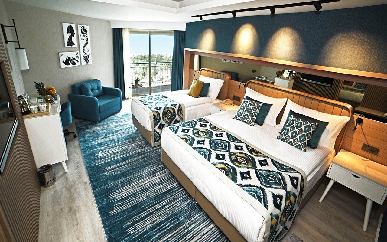 Апартаменти Royal Wings Hotel 5*