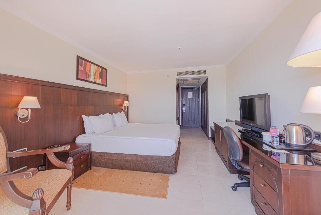 Вид Crowne Plaza Antalya by IHG 5*