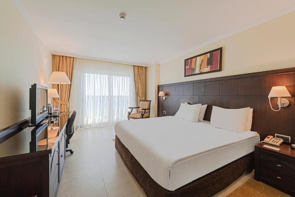 Апартаменты Crowne Plaza Antalya by IHG 5*