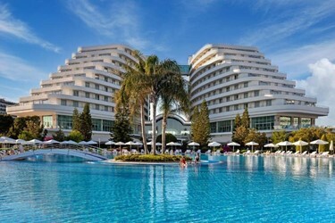 Отель Fantasia Hotel DeLuxe 5*