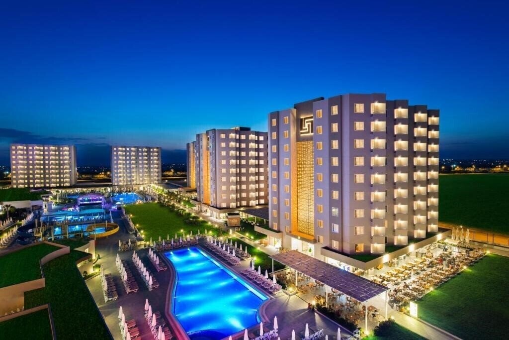 Готель Grand Park Lara 5*