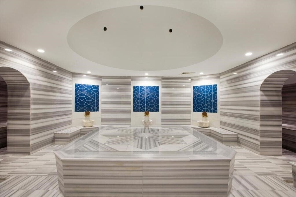 Апартаменти Grand Park Lara 5*