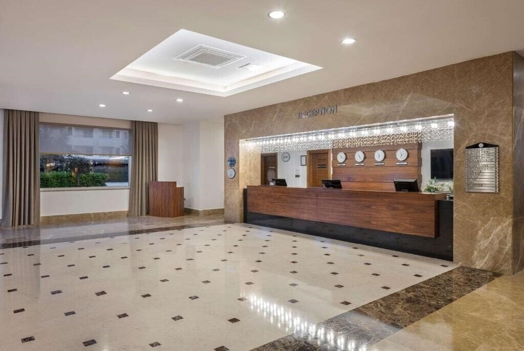 Апартаменти Ramada Resort by Wyndham Lara 5*