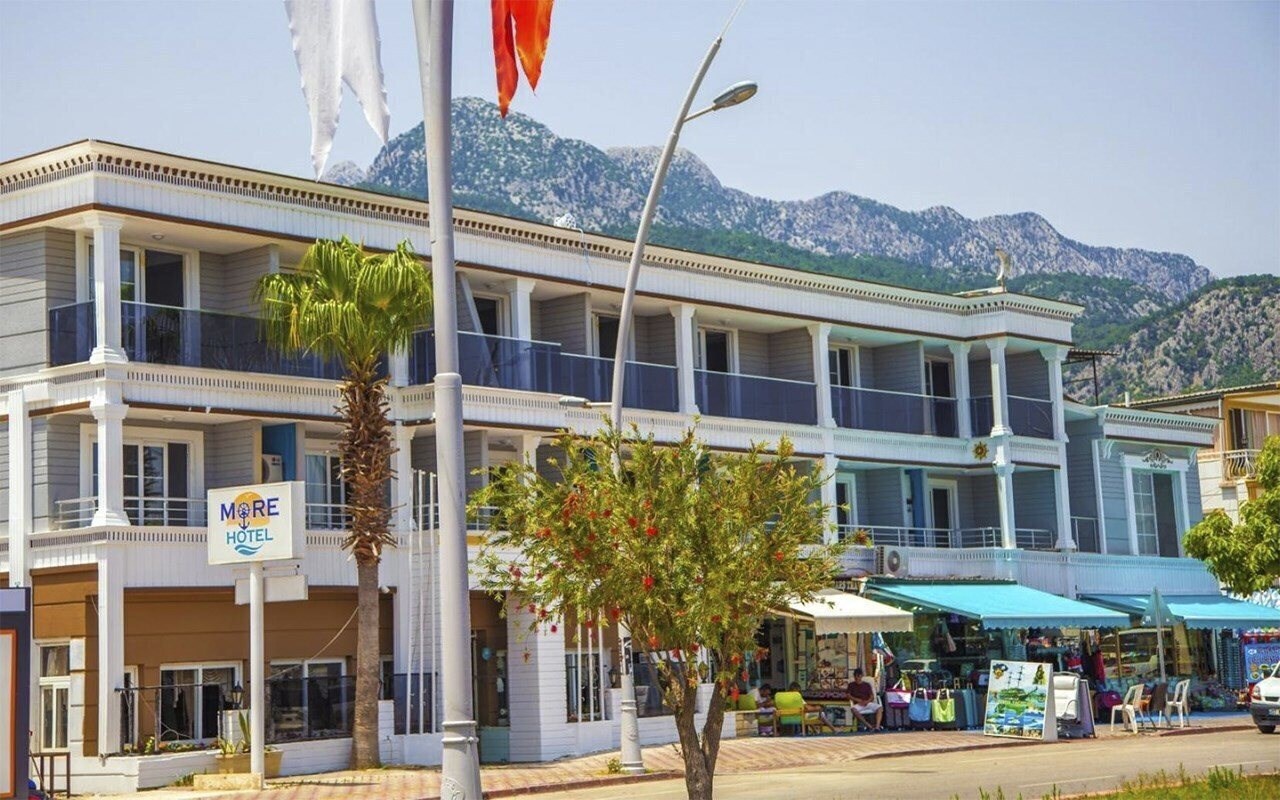 Готель More Hotel 3*