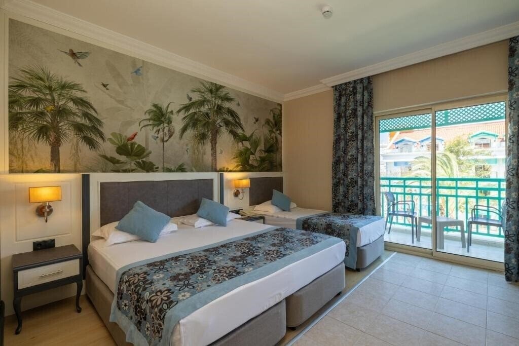 Апартаменти Crystal Paraiso Aqua Collection 5*