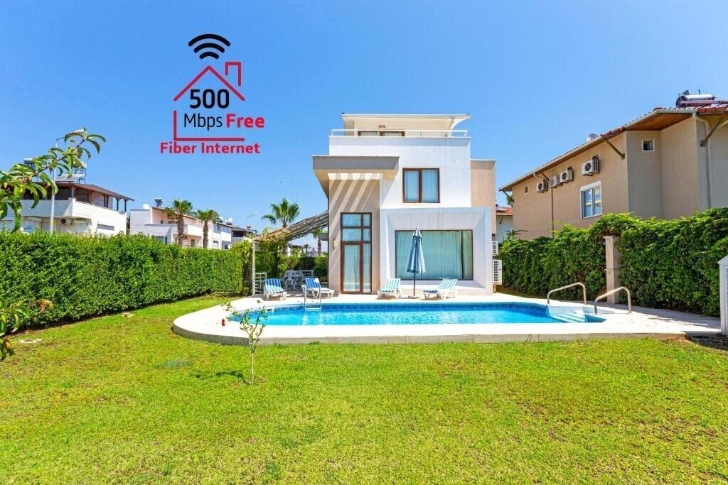 Готель Paradise Town Villa Daisy 3*