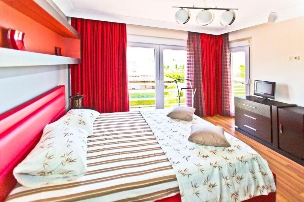 Фото Paradise Town Villa Premium 3*