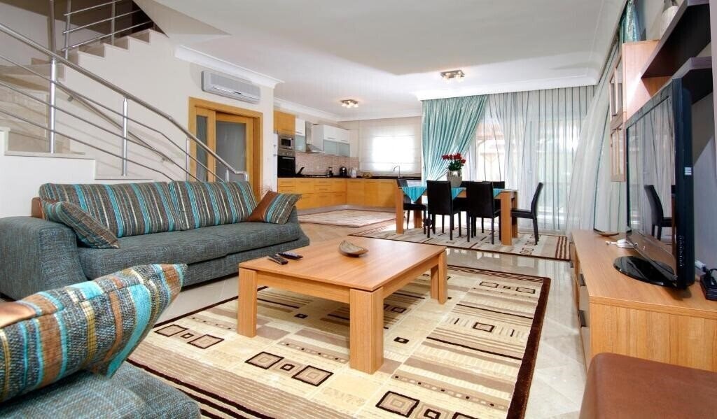 Вид Paradise Town Villa Lucky 3*