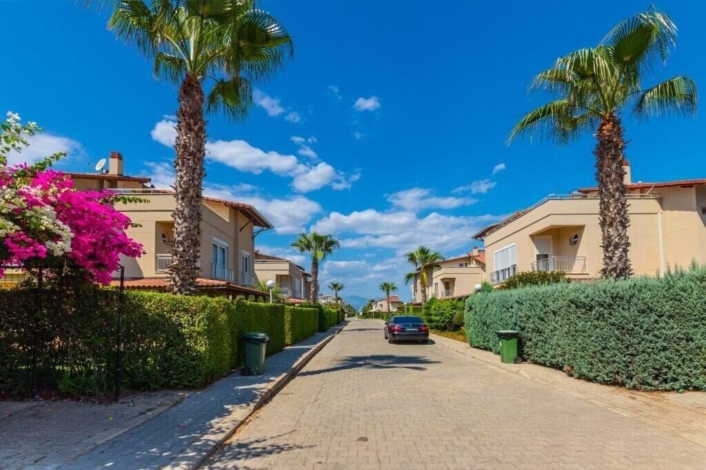 Территория Paradise Town Villa Lucky 3*