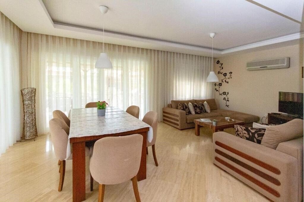 Вид Paradise Town Villa Marina 3*