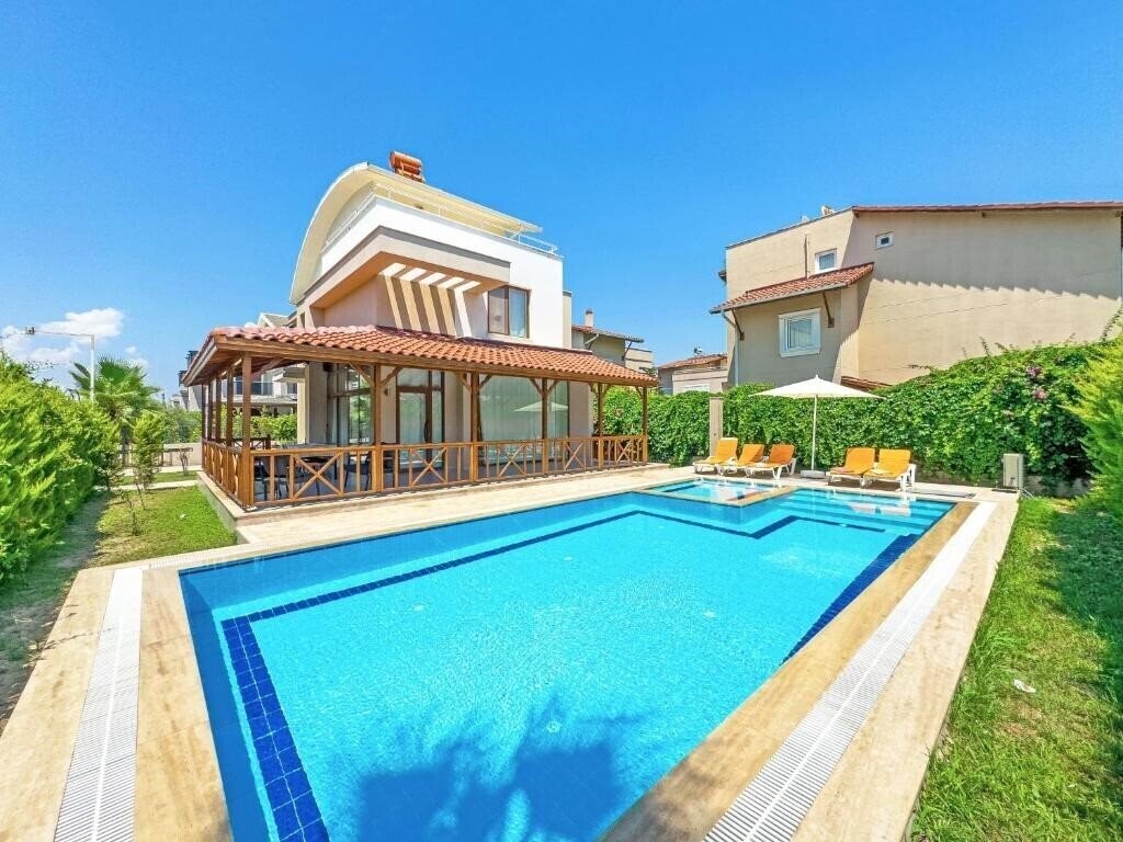 Панорама Paradise Town Villa Beliza 3*
