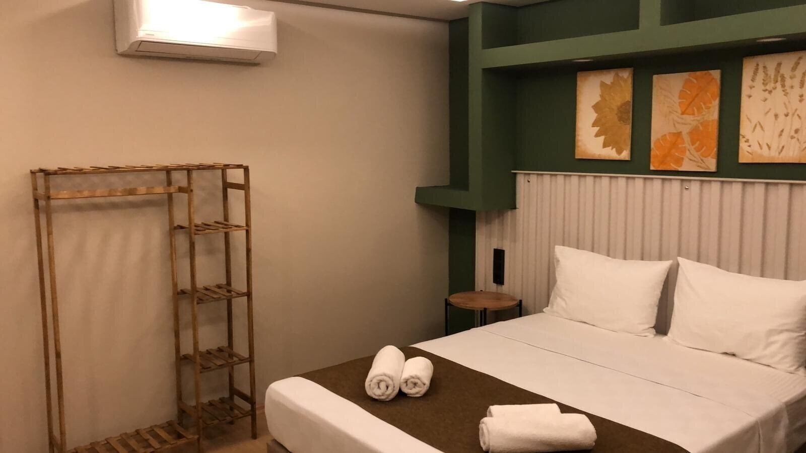 Панорама Red Castle Hotel & Pub 3*