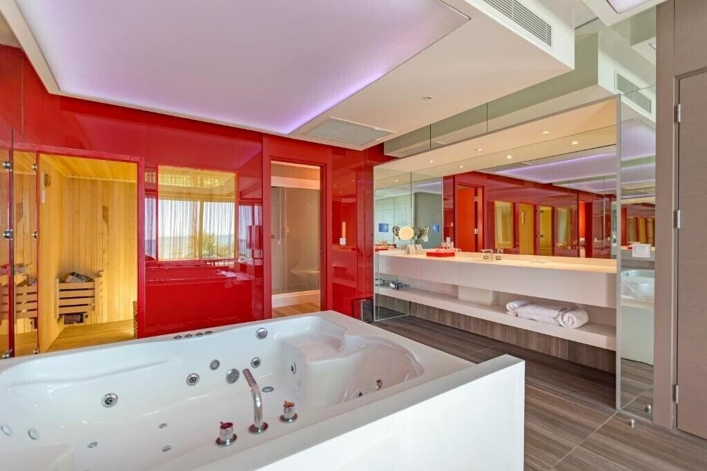 Фотография Adam & Eve Hotel 5*