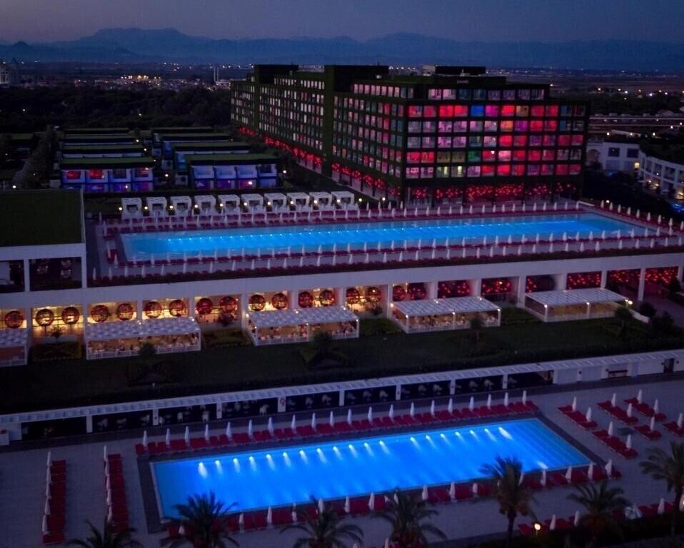 Апартаменты Adam & Eve Hotel 5*