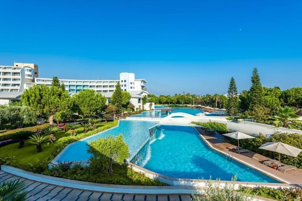 Территория Cornelia Diamond Golf Resort & SPA 5*