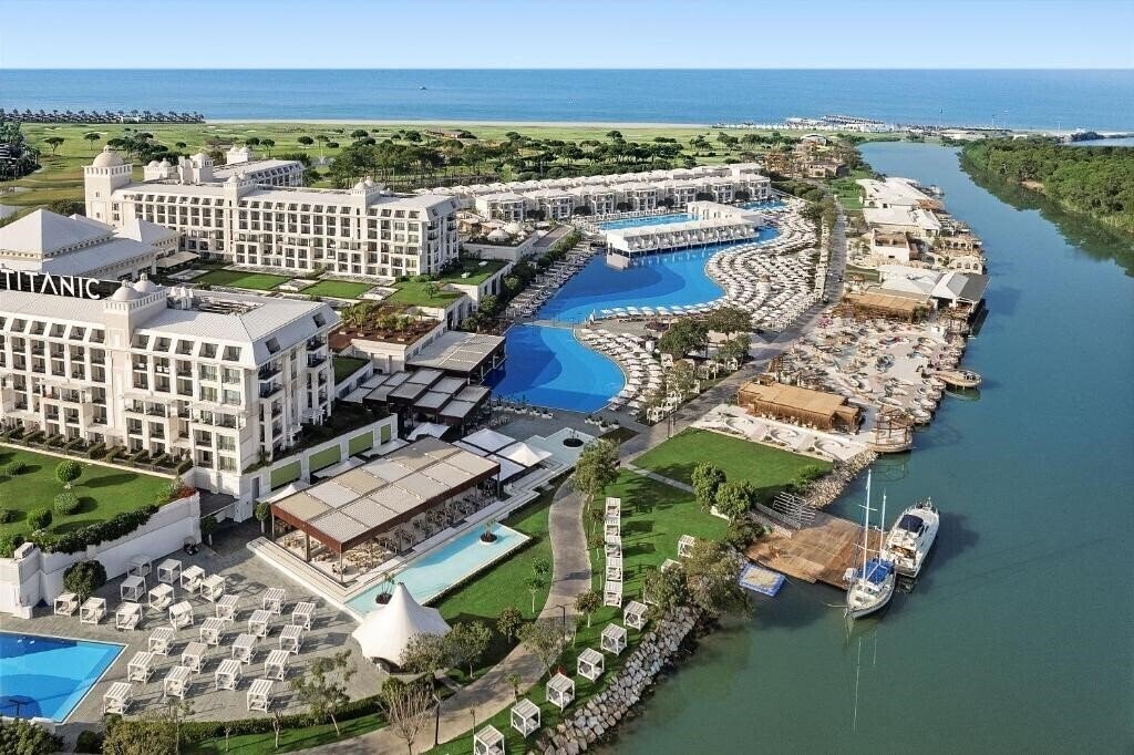 Готель Titanic Deluxe Belek 5*