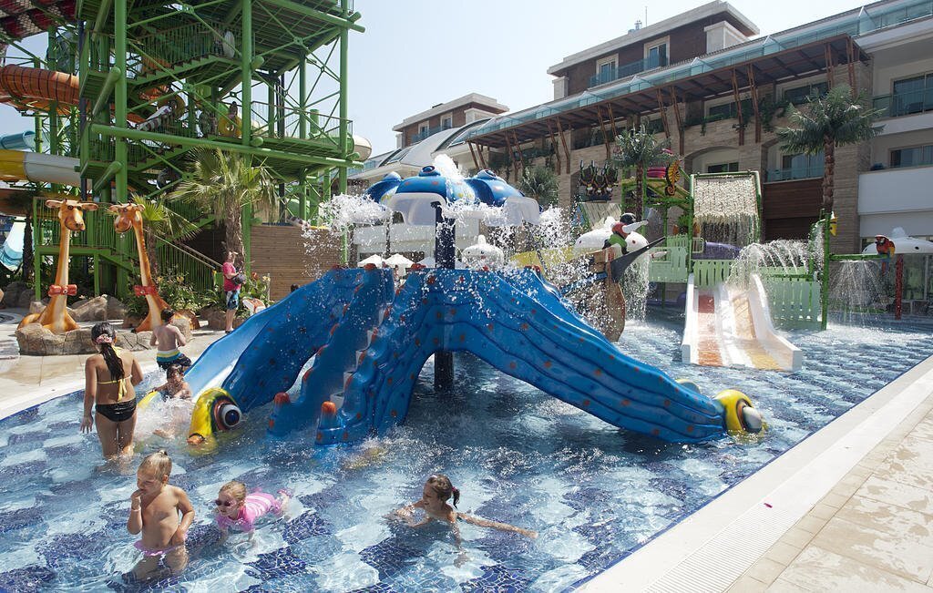 Фото Crystal Waterworld Resort & Spa 5*