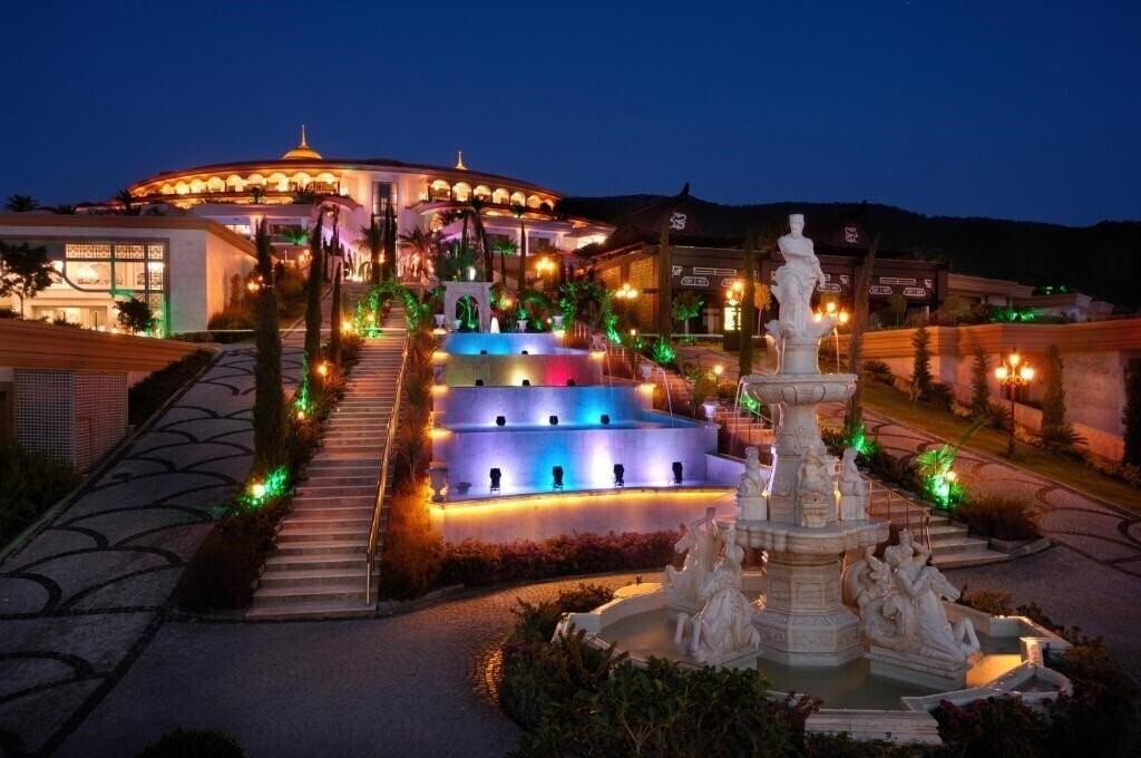 Вид Golden Savoy 5*