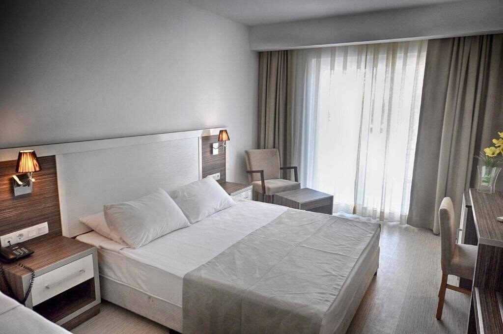 Панорама Club Shark Hotel 4*