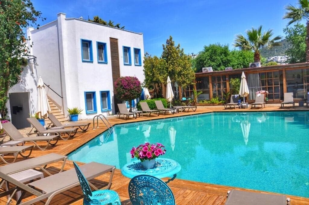 Апартаменты Red Lion Bodrum 2*